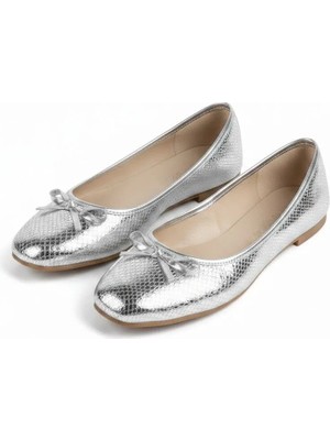 Meril Shoes Kadın Parlak Fiyonklu Babet
