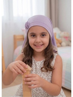 Tayuya Esnek Viskon Kız Çocuk Üçgen Bone - Zarif Dantel Detaylı 2-9 Yaş Çiçek Tasarım Lila Üçgen Çoçuk Bone