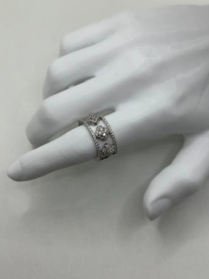 Zirkon Taşlı Çiçek Detaylı Silver Çelik Yüzük | Lüks Parlak Tasarım