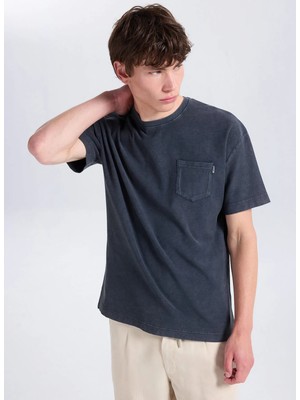 Lee Siyah Erkek Regular Fit T-Shirt L261016933W Siyah T-Shirt