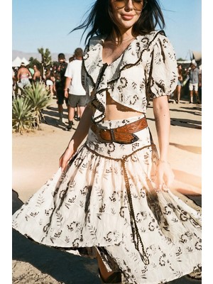 Fashion Cocktail Nakışlı Işlemeli Güpürlü Önden Bağlamalı Balon Kol Crop Bluz ve Yırtmaçlı Asimetrik Uzun Yırtmaç Efekt Etek Yazlık Romantik Vintage Retro Bohem Ikili Takım Kadın Set