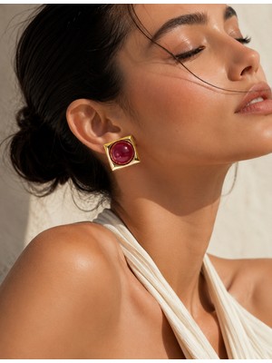 Solare Accessories Bordo Taş Detaylı Altın Kaplama Kare Form Vintage Küpe (Hipoalerjik)