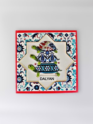 Mundy Dalyan Temalı Polyester Kabartmalı Kaplumbağa Desen Magnet  7 x 7 cm – Dekoratif Hediyelik Buzdolabı Süsü  (KOD:1160)