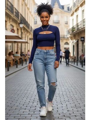 Bemy Store Kadın Lacivert Modern Fit Göğüs Dekolteli Uzun Kollu Cut Out Crop Top Bluz