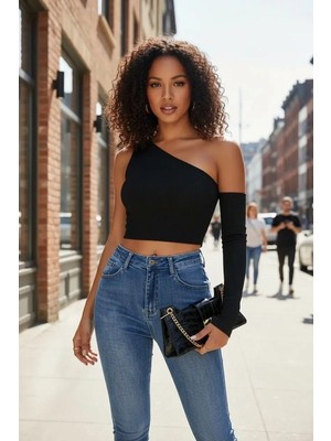 Asil Sepet Giyim Kadın Siyah Modern Fit Tek Omuz Detaylı Uzun Kol Crop Top Bluz