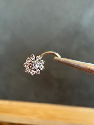 Aida Jewelss Yüksek Kalite G23 Titanium Çiçek On Taş Zirkon 6x0.8mm Titanyum Hızma Piercing