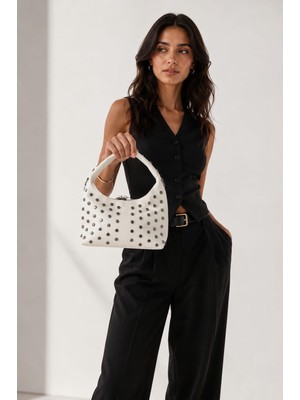Zarena Official Stud - Kadın Troklu Zımbalı Hilal Hobo Omuz Çantası