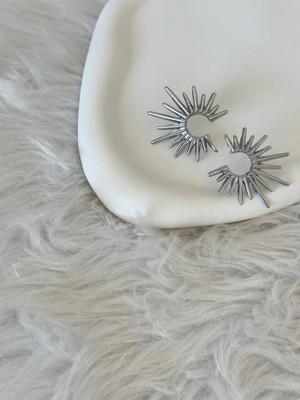 Revoia Silver Güneş Form Küpe