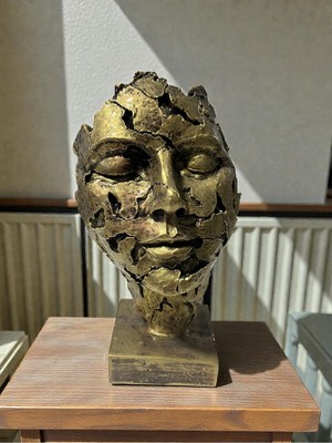 Imosas Modern Soyut Yüz Heykeli – Gold Eskitme Dekoratif Biblo 25 cm