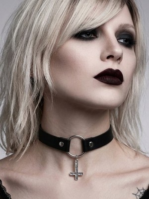Feronnucci Mor Haç Detaylı Choker Kolye Kadın | Gotik Boyunluk Kolye | Punk Alternatif Moda Aksesuarı | Ayarlanabilir Yaka Kolyesi