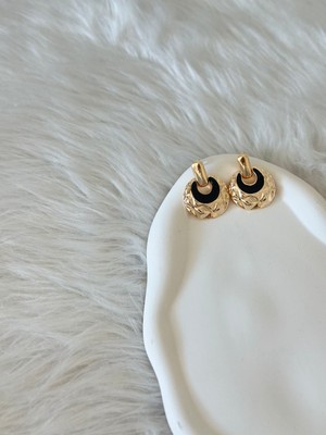 Revoia Siyah Detaylı Gold Küpe