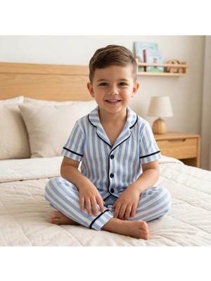Baby Kids Colors Kısa Kol Erkek Bebek ve Çocuk Mavi Beyaz Çizgili Düğmeli 2'li Pijama Takımı - Pamuklu Uyku ve Ev Seti
