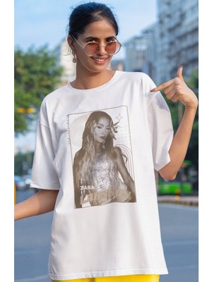 Sevbano Zarıa Larsson Şarkıcı Baskılı Unisex Oversize Tişört