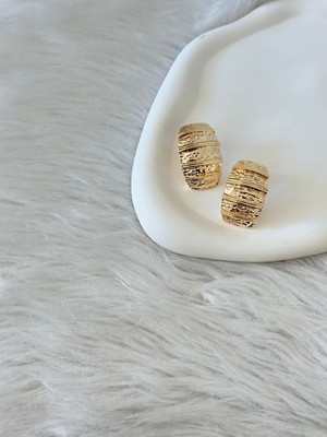 Revoia Rölyef Dokulu Gold Küpe