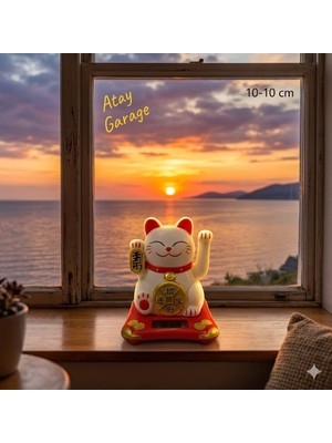 Atay Garage Şans Getiren Japon Kedi (Maneki Neko) – Güneş Enerjili Sallanan El – Dekoratif Biblo