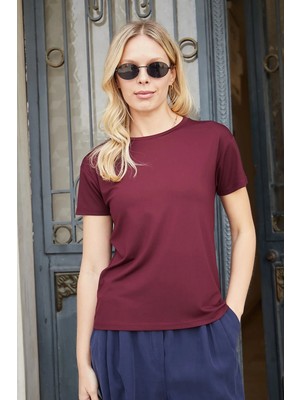 Jument Kadın Sıfır Yaka Kırışmaz Span Karışımlı Şık Kısa Kol Likralı T-Shirt Bluz-Bordo