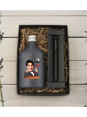 Bk Gift Kişiye Özel The Baba Karikatürlü Antrasit Tasarım Cam Şişede Kolonya 200 ml & Siyah Metal Roller Kalem Hediye Seti-4, Babaya Hediye, Babalar Günü Hediyeleri, Hediyelik Baskılı Kolonya