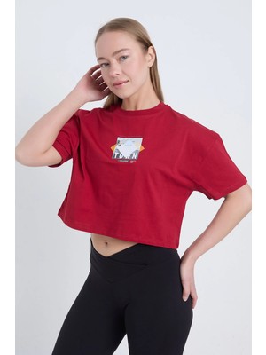 Velvoria Kadın Oversize Graphic City Bordo Renk Crop