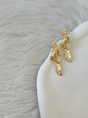 Revoia Düğüm Detaylı Gold Küpe