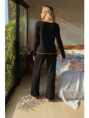 Kadın Siyah Fiyonklu Iç Çamaşırı ve Uzun Kollu V Yaka Pijama Takımı 4'lü Set