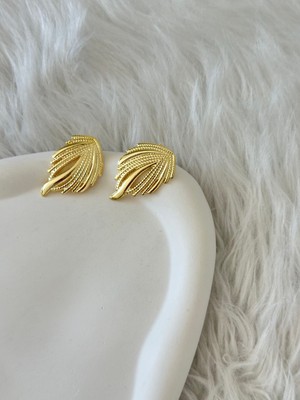 Revoia Yaprak Formlu Gold Küpe