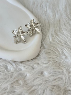 Revoia Silver Çiçek Küpe