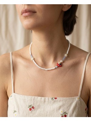 My Balli Store Beyaz Boncuklu Kırmızı Kalpli Papatya Detaylı Choker Kolye
