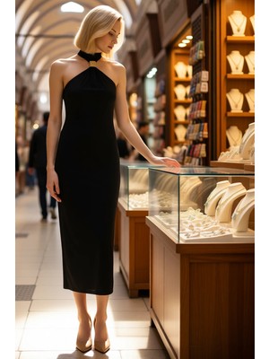 Benerly Kadın Bodycon Halter Yaka Kolsuz Midi Esnek Örme Elbise Aksesuar Detaylı Astarlı Günlük Rahat Modern