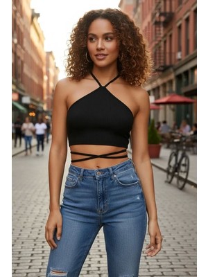 Beruflic Kadın Siyah Modern Fit Sırtı Açık Boyundan Çapraz Bağlamalı Crop Top Bluz