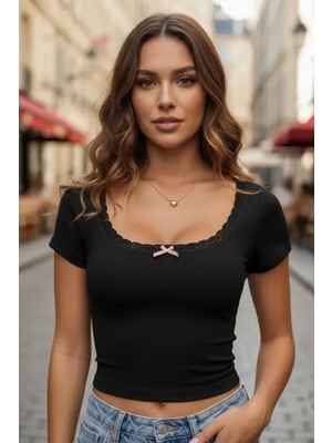 Çamaşır Kenti Kadın Siyah Premium Dantel Detaylı Fiyonk Aksesuarlı Crop Top Bluz