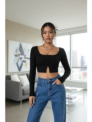 Çamaşır Kenti Kadın Siyah Agraflı Göğüs ve Göbek Dekolteli Uzun Kollu Crop Top Bluz Premium Stil