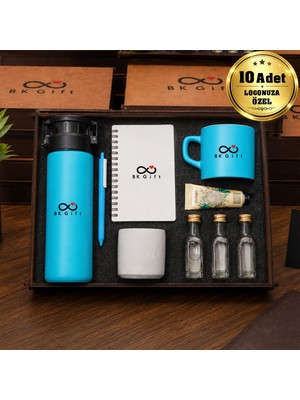 BK Gift Logonuza Özel 10 Adet Ahşap Kutulu Turkuaz Kurumsal Hediye Seti – Cam Suluk, Seramik Fincan, Defter, Kalem, Kolonya, Krem ve Beton Mumlu Promosyon Seti