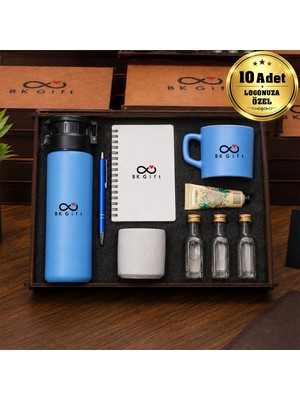 BK Gift Logonuza Özel 10 Adet Ahşap Kutulu Lila Kurumsal Hediye Seti – Cam Suluk, Seramik Fincan, Defter, Kalem, Kolonya, Krem ve Beton Mumlu Promosyon Seti