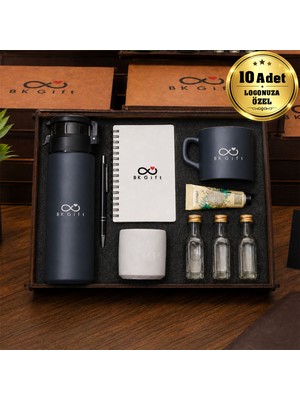 BK Gift Logonuza Özel 10 Adet Ahşap Kutulu Antrasit Kurumsal Hediye Seti – Cam Suluk, Seramik Fincan, Defter, Kalem, Kolonya, Krem ve Beton Mumlu Promosyon Seti