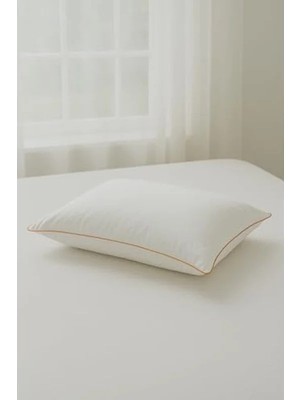 Odea 50X70 cm Boyutlarında Lüks Otel Yastığı, Gold Rengi Biyeli Nanojel ile Konfor