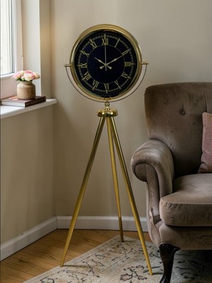 Vendly Gold Tripod Ayaklı Dekoratif Saat Modern Stil ile Şık Tasarım ve Yüksek Hassasiyetli Mekanizma