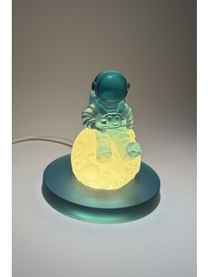 LED Işıklı Epoksi Astronot Gece Lambası - 9 cm Ay Üzerinde Oturan Astronot