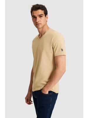 U.S. Polo Assn. Erkek Regular Fit V Yaka Bej Basic Tişört 50326944-VR011