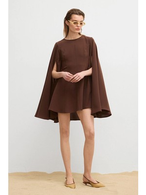 Love My Body  Moda Tutkusu Kolu Yırtmaç Detaylı Mini Elbise Kahve 124M2347000