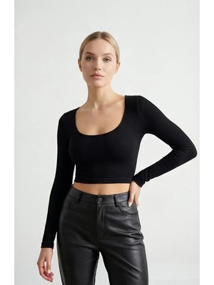 Lux Store Kadın Siyah Uzun Kol Kare Yaka Crop Top Bluz – Şık, Rahat ve Kolay Kombinlenebilir