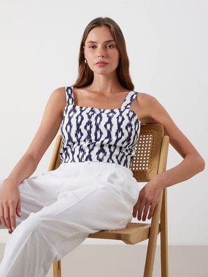 LC Waikiki Mavi Kare Yaka Desenli Askılı Crop