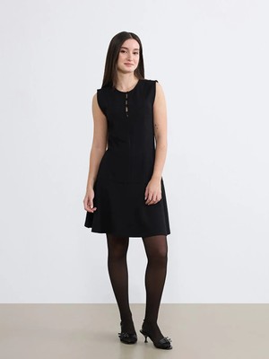 LC Waikiki Siyah Petite Bisiklet Yaka A Kesim Peplum Mini Elbise