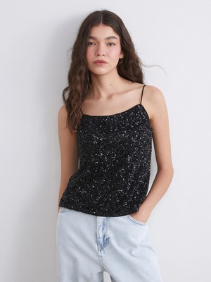LC Waikiki Siyah Kare Yaka Pul Payetli Ip Askılı Bluz