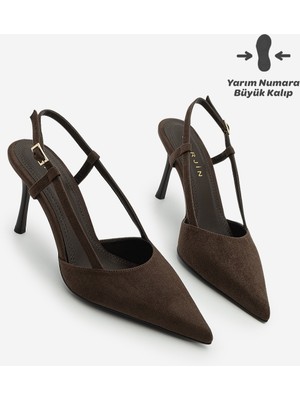 Marjin Kadın Stiletto Sivri Burun Arkası Açık Bilekten Bantlı Klasik Topuklu Ayakkabı Tandor Kahve Süet