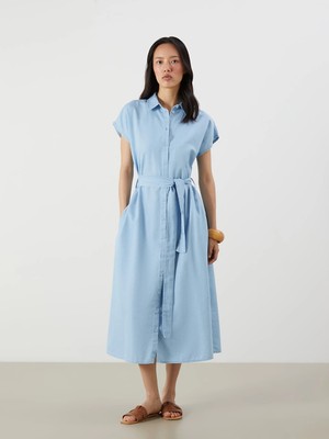 LC Waikiki Indigo Gömlek Yaka Kuşaklı Jean Elbise
