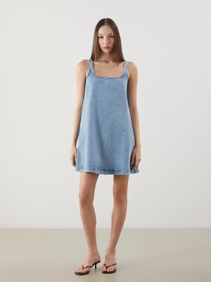 LC Waikiki Indigo U Yaka Askılı Jean Elbise