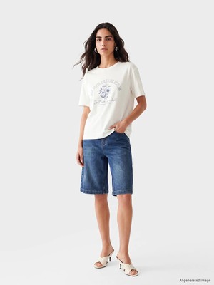 LC Waikiki Indigo Bermuda Fit Kadın Jean Şortolon