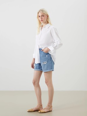 LC Waikiki Indigo Boyfriend Fit Yırtık Detaylı Kadın Jean Şort