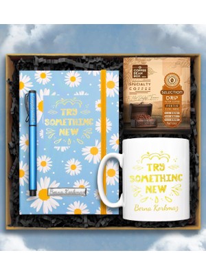 vegahediye v vega Kişiye Özel Tasarım Kupa & Papatyalı Try Something New Defter & Mavi Roller Kalem & Pratik Filtre Kahve Hediye Seti (Model 1)