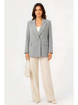 Lili Woman Kadın Kruvaze Açık Gri Blazer Ceket – Çift Düğmeli, Cep Kapaklı P.3982G